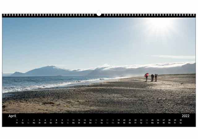 Jahreskalender Island | April 2022 | Blick auf den Sn&aelig;fellsj&ouml;kull im Licht der Mitternachtssonne